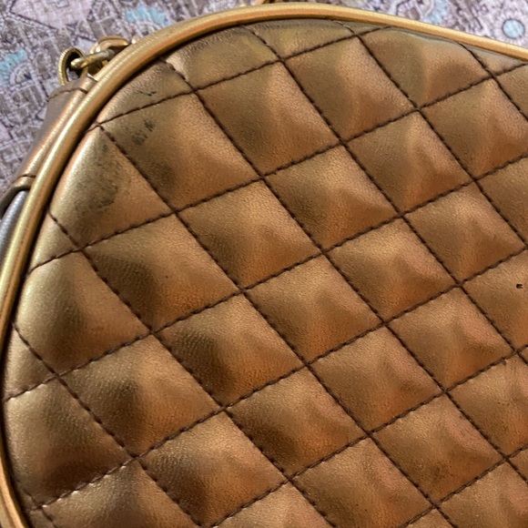 SOLD Vintage Gold Chain Crossbody Purse - Picture 2 of 4